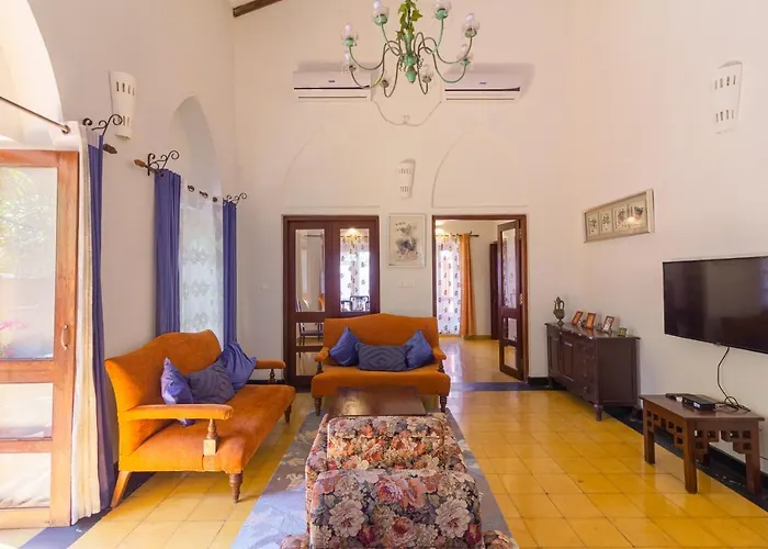 Anjuna hotels near Anjuna Beach
