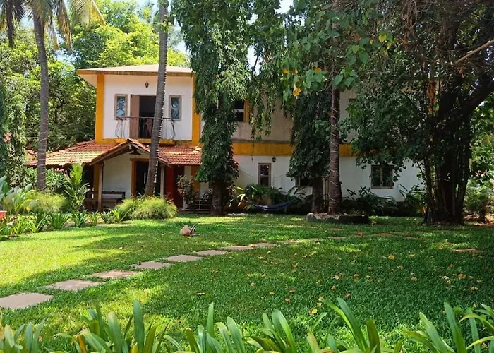 Anjuna hotels near Britto's