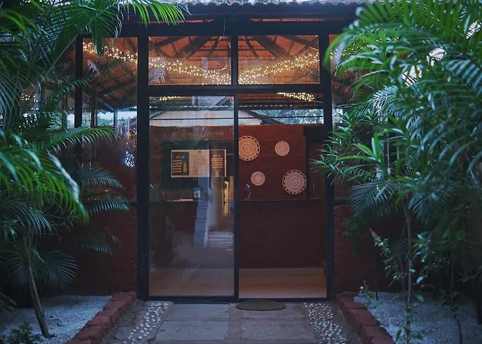 Pappi Chulo Morjim Hotel