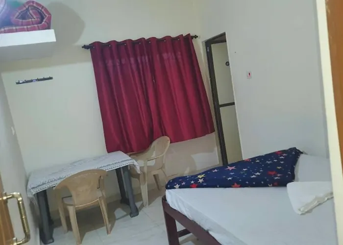 Pet friendly The Lee Rose Guest House, Arambol Beach