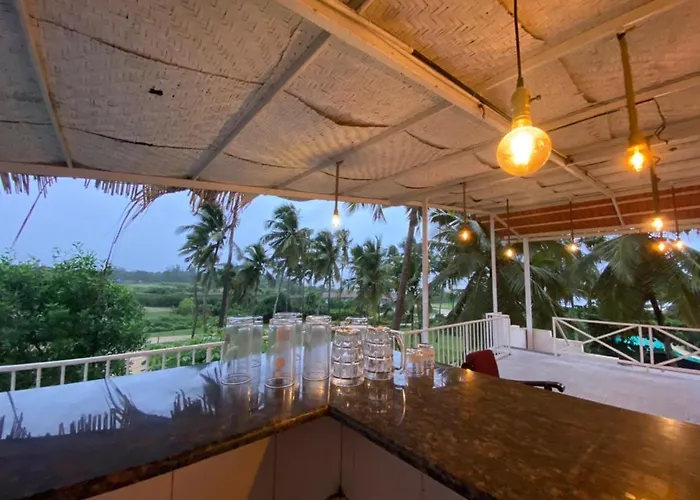Pet friendly White Dove Villa By Sea Morjim Beach