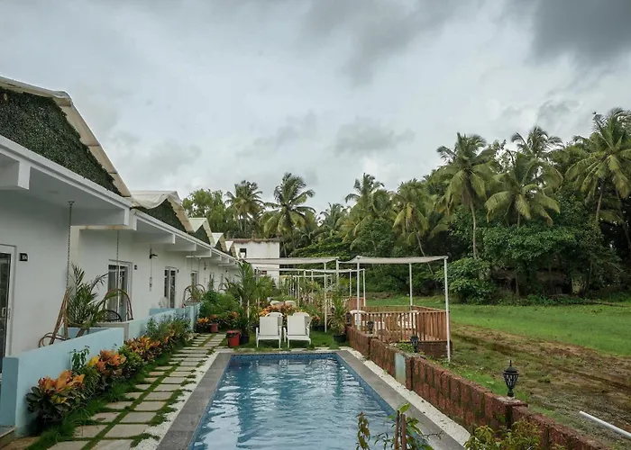 Whiteflower Resort Morjim
