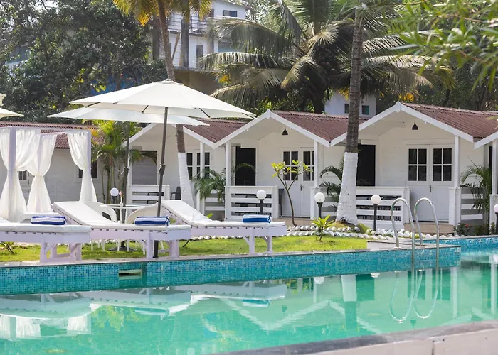 Stone Wood Village Resort, Morjim