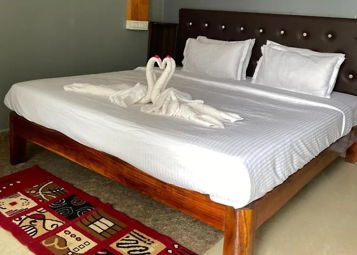 Yogitree Beach Resort & Cafe - 100M From Morjim Beach
