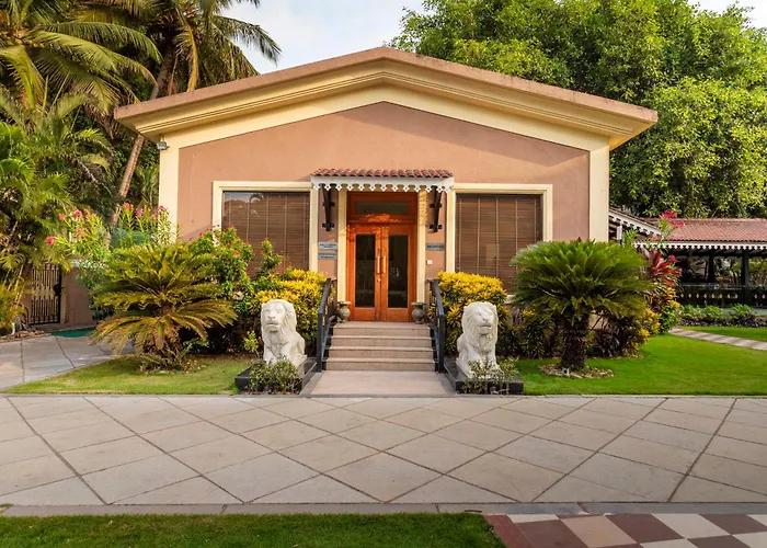 Pet friendly De Mandarin Beach Resort Suites & Villas, Candolim