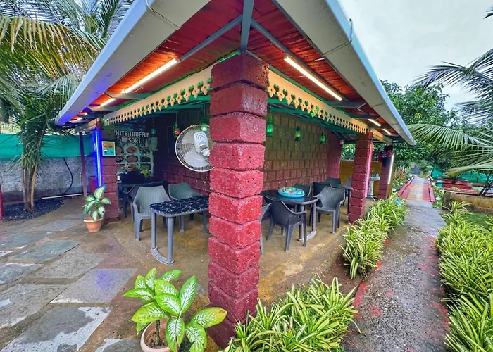 Pet friendly White Truffle Resort, Arambol