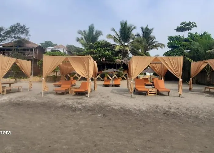 Pet friendly Sinq Beach Morjim