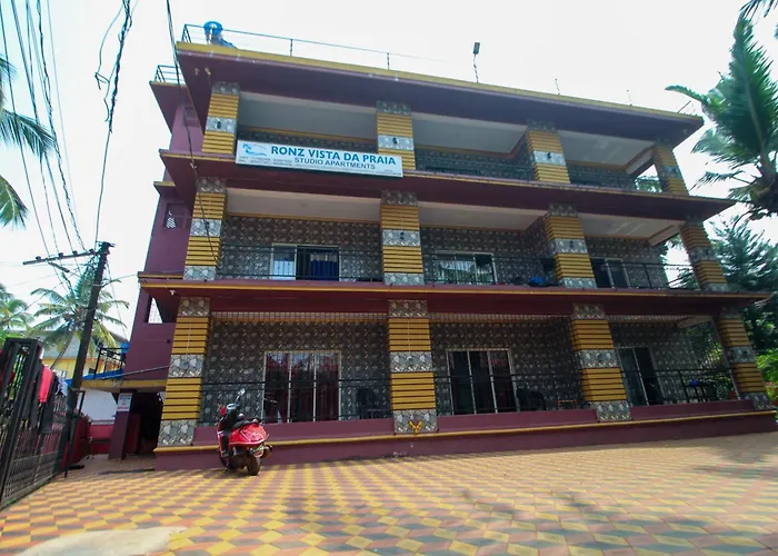 Pet friendly Ronz Vista Da Praia Calangute