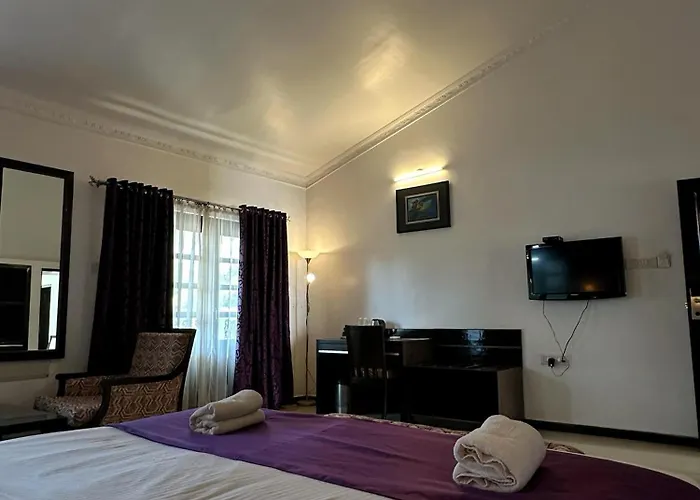 Silver Sands Hideaway Resort, Candolim