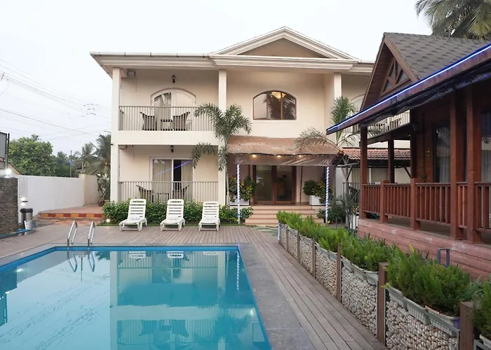 Foxoso Aaristo Baga Beach Resort Calangute
