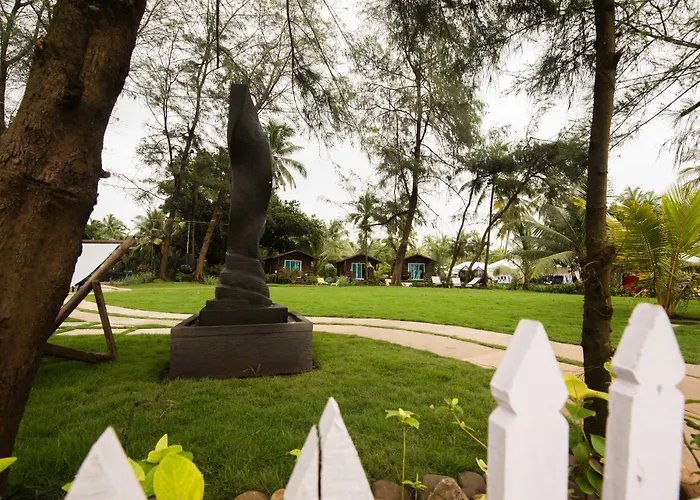 Morjim Cheap Pet friendly Hotels