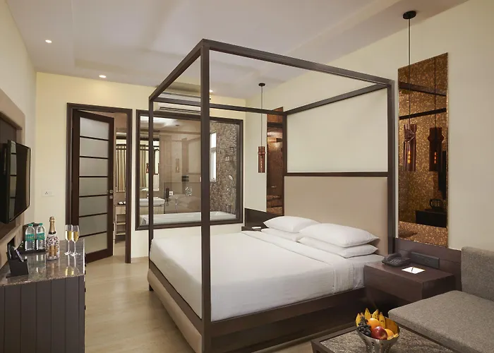 Morjim Hotels With Jacuzzi in Room