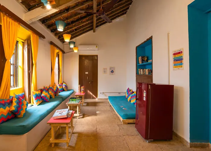 Gostops Lite Goa, Calangute
