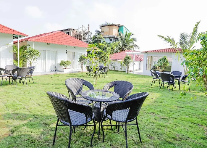 Treebo Pebble Shore Resort Morjim