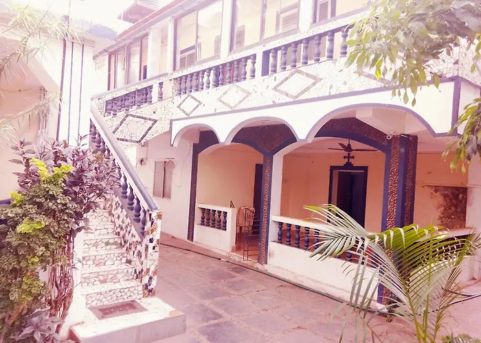 Pet friendly Royal Castle Baga Beach Resort