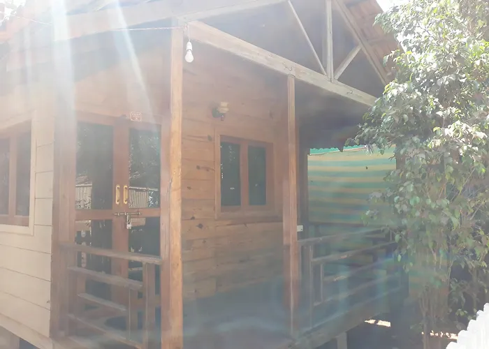 Pet friendly Shawn'S Inn Morjim